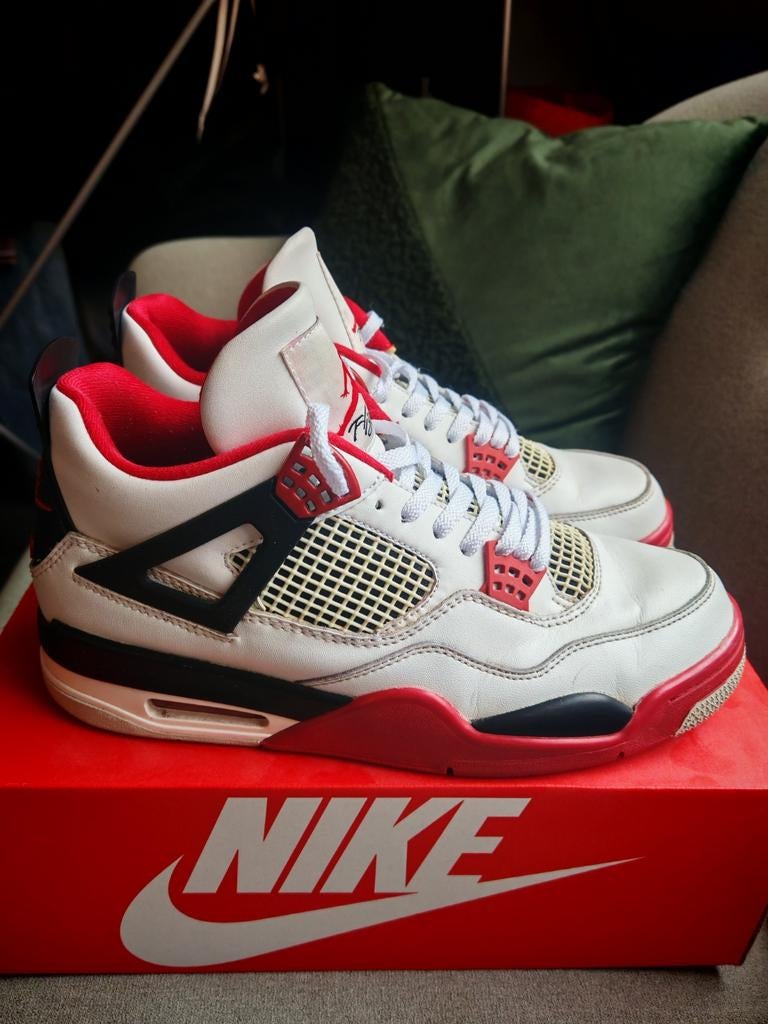 Air Jordan 4 Fire Red maat 44, Wit, Ophalen of Verzenden, Sneakers of Gympen, Gedragen