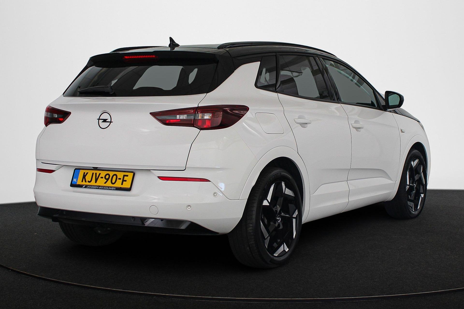 Opel Grandland 1.6T 300pk Plug-In Hybrid 4x4 GSe / Stoel-Stu, Auto's, Opel, 4 cilinders, 1776 kg, Alcantara, Wit