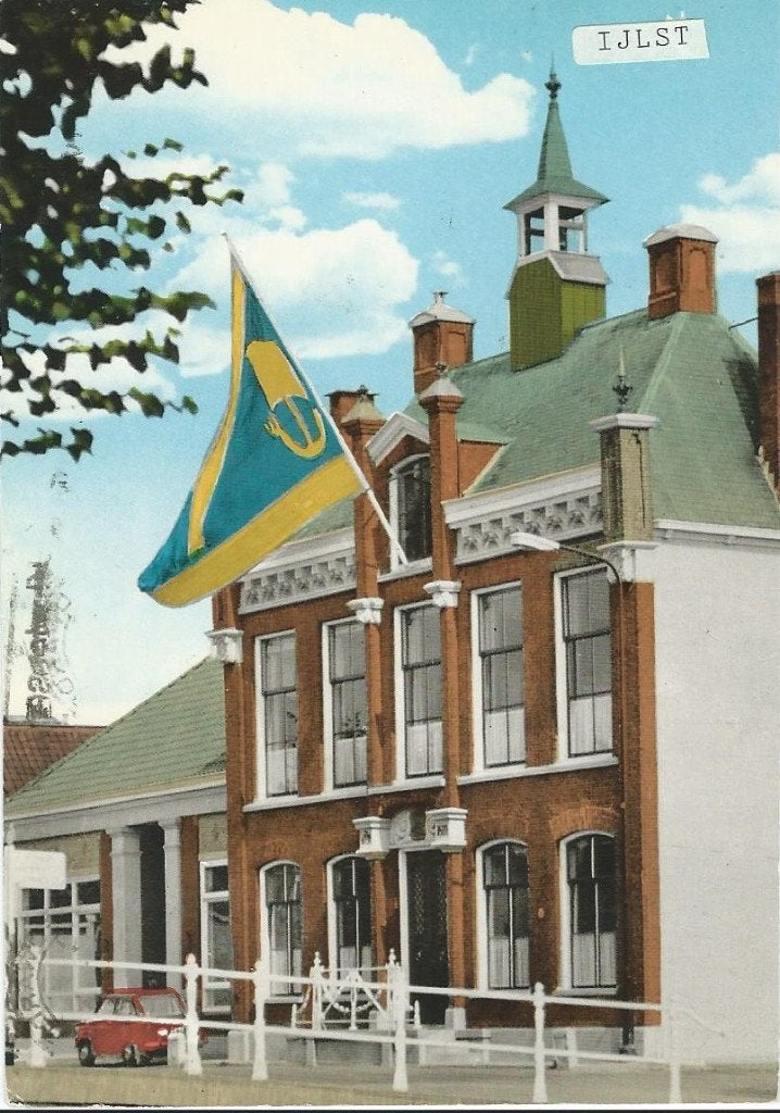 IJlst, Gemeentehuis - Oude Ansichtkaart, Ophalen of Verzenden, 1960 tot 1980, Gelopen, Friesland