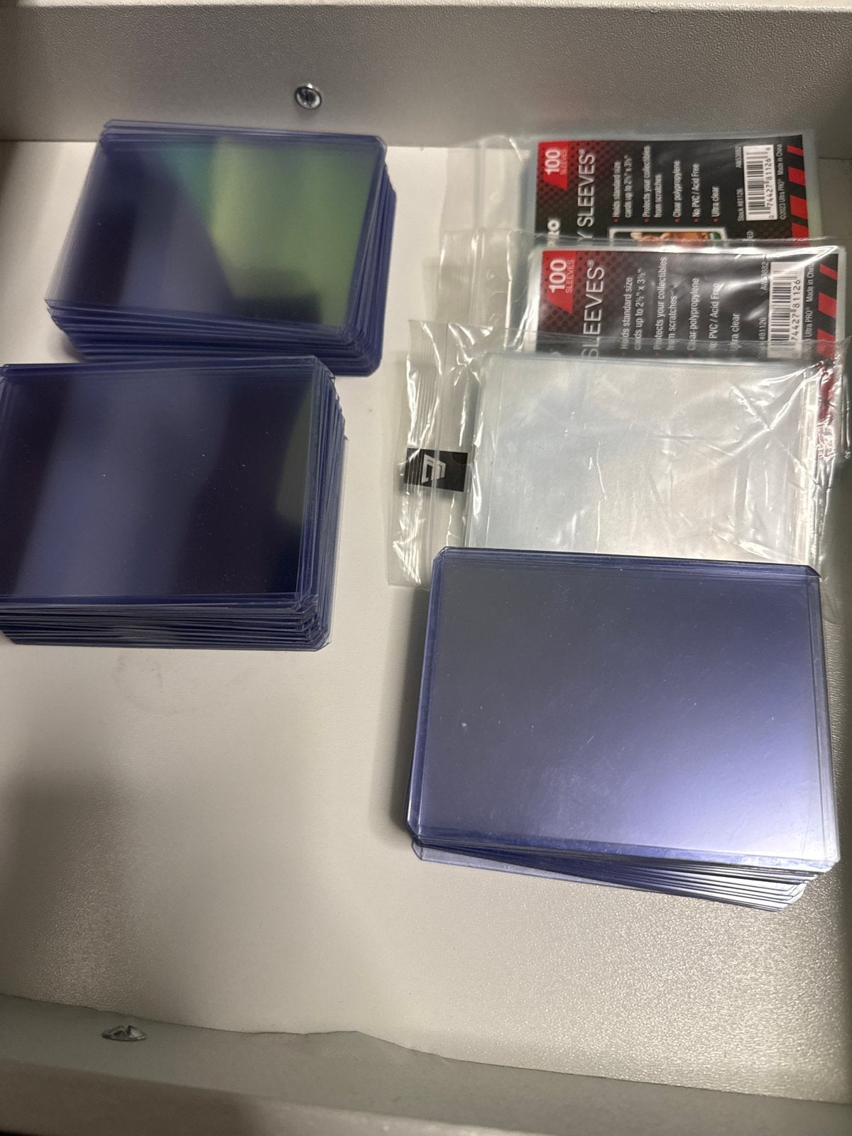 63 Toploaders en bijna 300 Penny Sleeves voor kaarten, Ophalen of Verzenden, Zo goed als nieuw