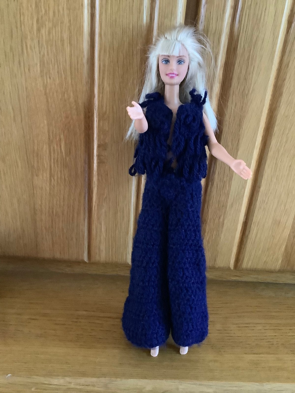 Gebreide broek,top,en bodywarmer voor Barbie,vintage, Ophalen of Verzenden, Gebruikt, Kleertjes