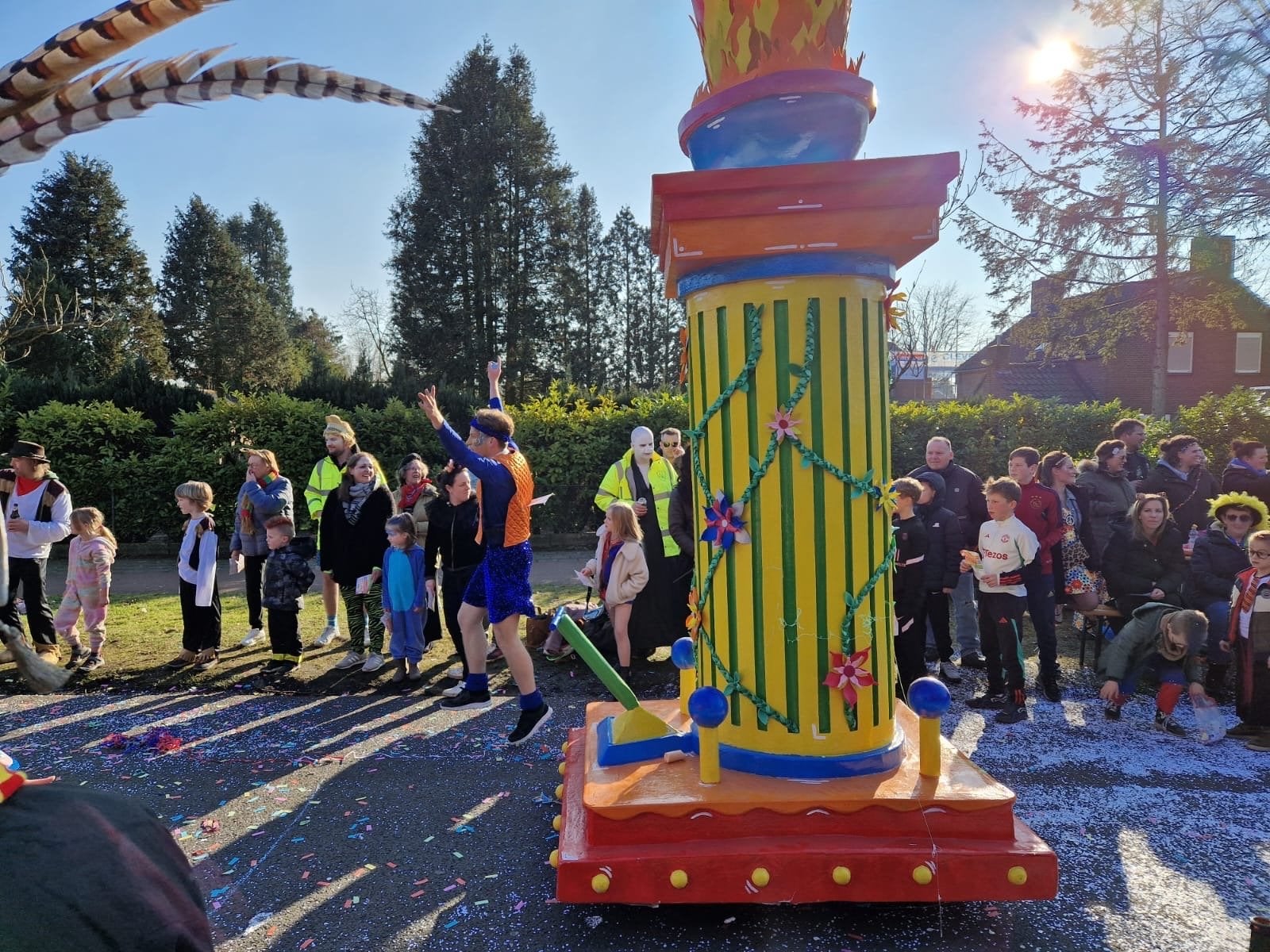 Carnavalswagen Olympische fakkel (griekse pilaar), Ophalen, Gebruikt, Versiering, Carnaval