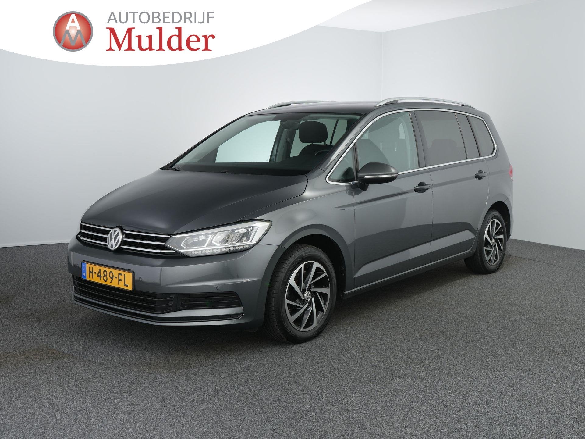 Volkswagen Touran 1.5 TSI Highline Business R 7p | Led | ACC, 4 cilinders, 150 pk, 7 stoelen, Automatische klimaatregeling
