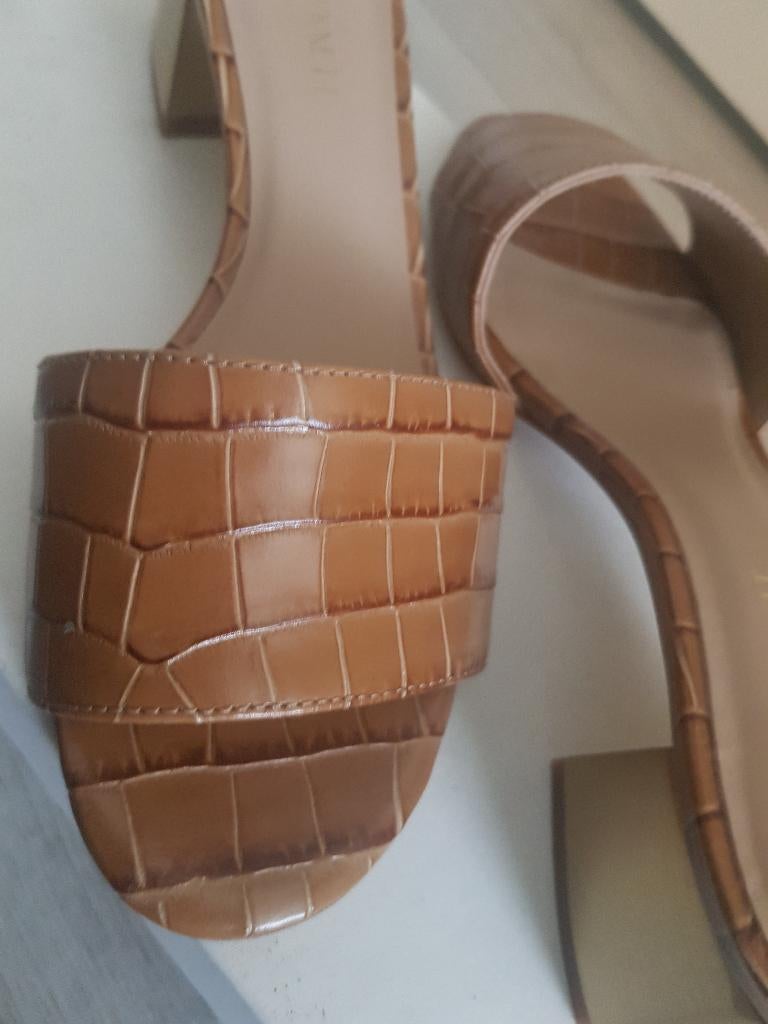 Nieuw! Leren muiltjes LK Bennett maat 36, LK Bennett, Bruin, Nieuw, Sandalen of Muiltjes
