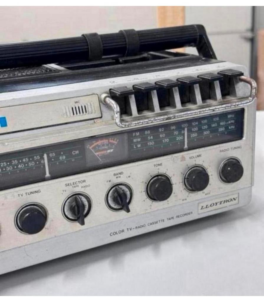 LLOYTRON 5" Color TV Radio Cassette Tape Recorder T-055 vtg, Ophalen of Verzenden, H, H, H
