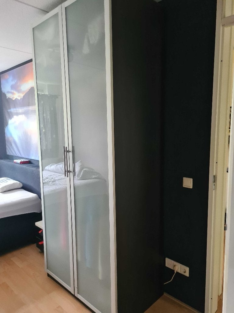 IKEA PAX kast 236 cm, bruinzwart, klapdeuren melkglas, Ophalen, Met deur(en), Gebruikt, 200 cm of meer