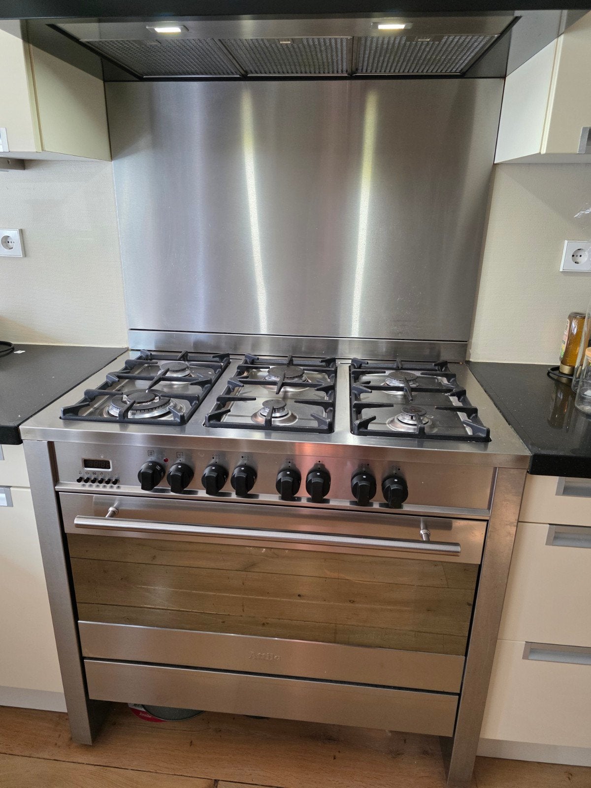 Attila PRF 1060 IX Vrijstaand Gasfornuis met Oven, Ophalen, Gebruikt, 60 cm of meer, Gas