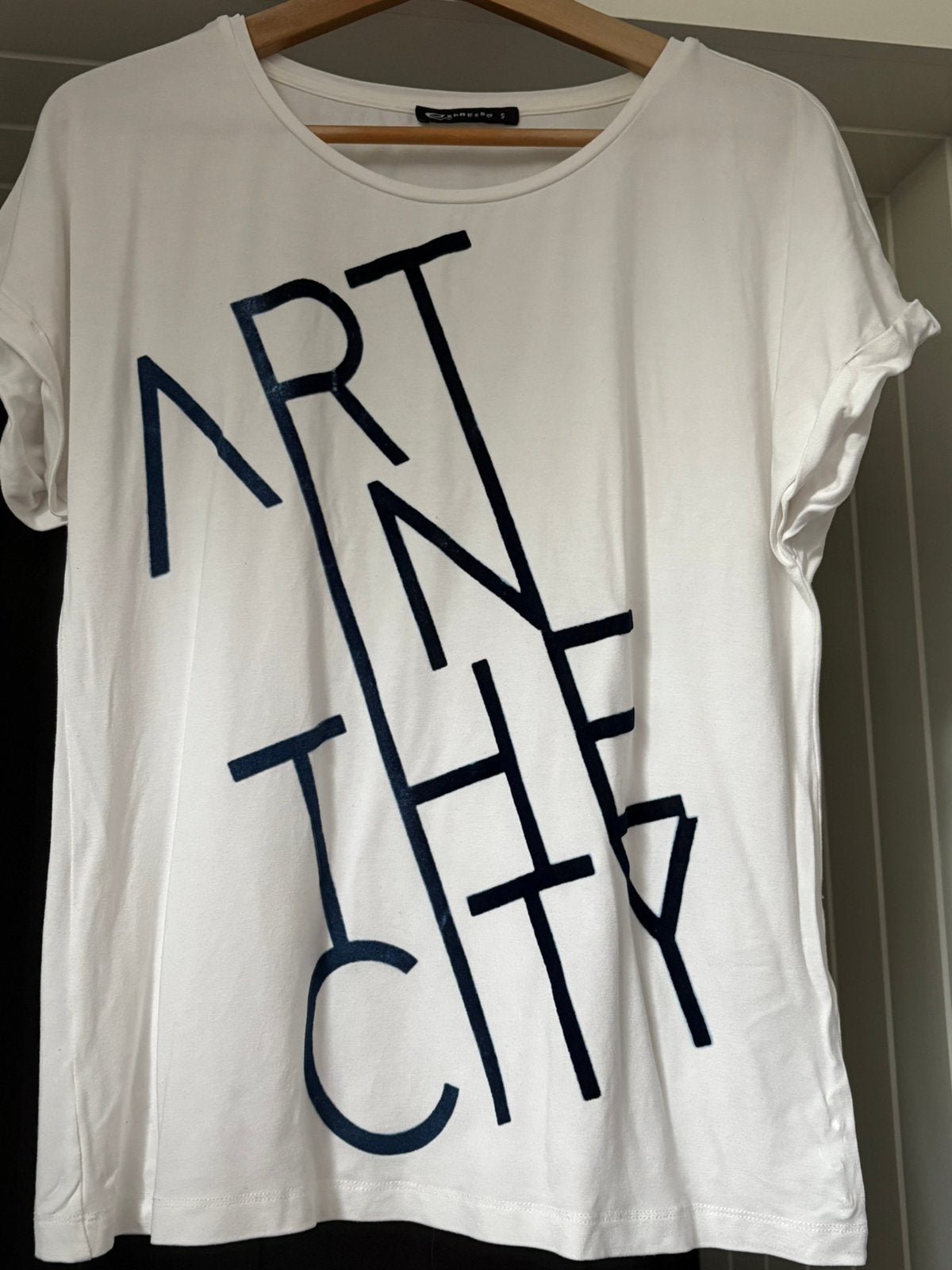 Expresso T-shirt met blauw kleurverloop letters, Maat 38/40 (M), Wit, Ophalen of Verzenden, Korte mouw