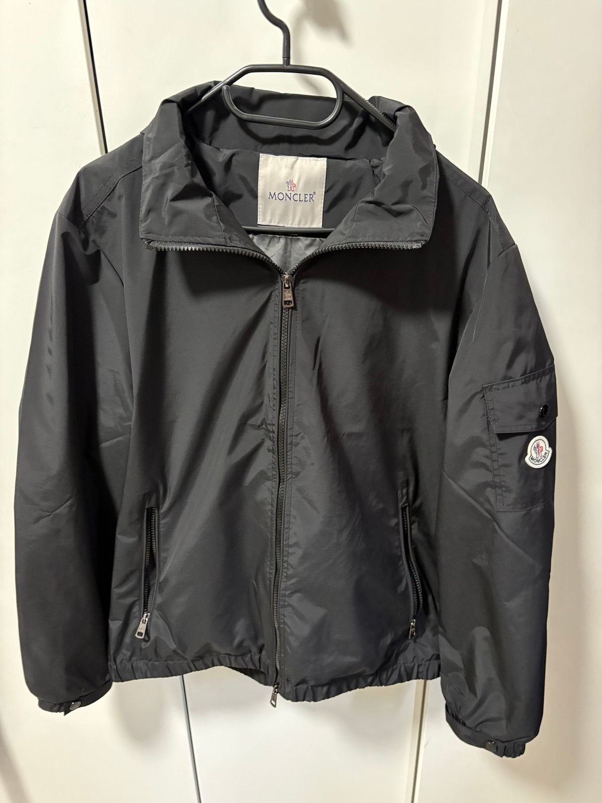 Moncler Windbreaker Zwart - Stijlvolle en functionele jas, Kleding | Heren, Jassen | Zomer, Ophalen, Nieuw, Maat 46 (S) of kleiner