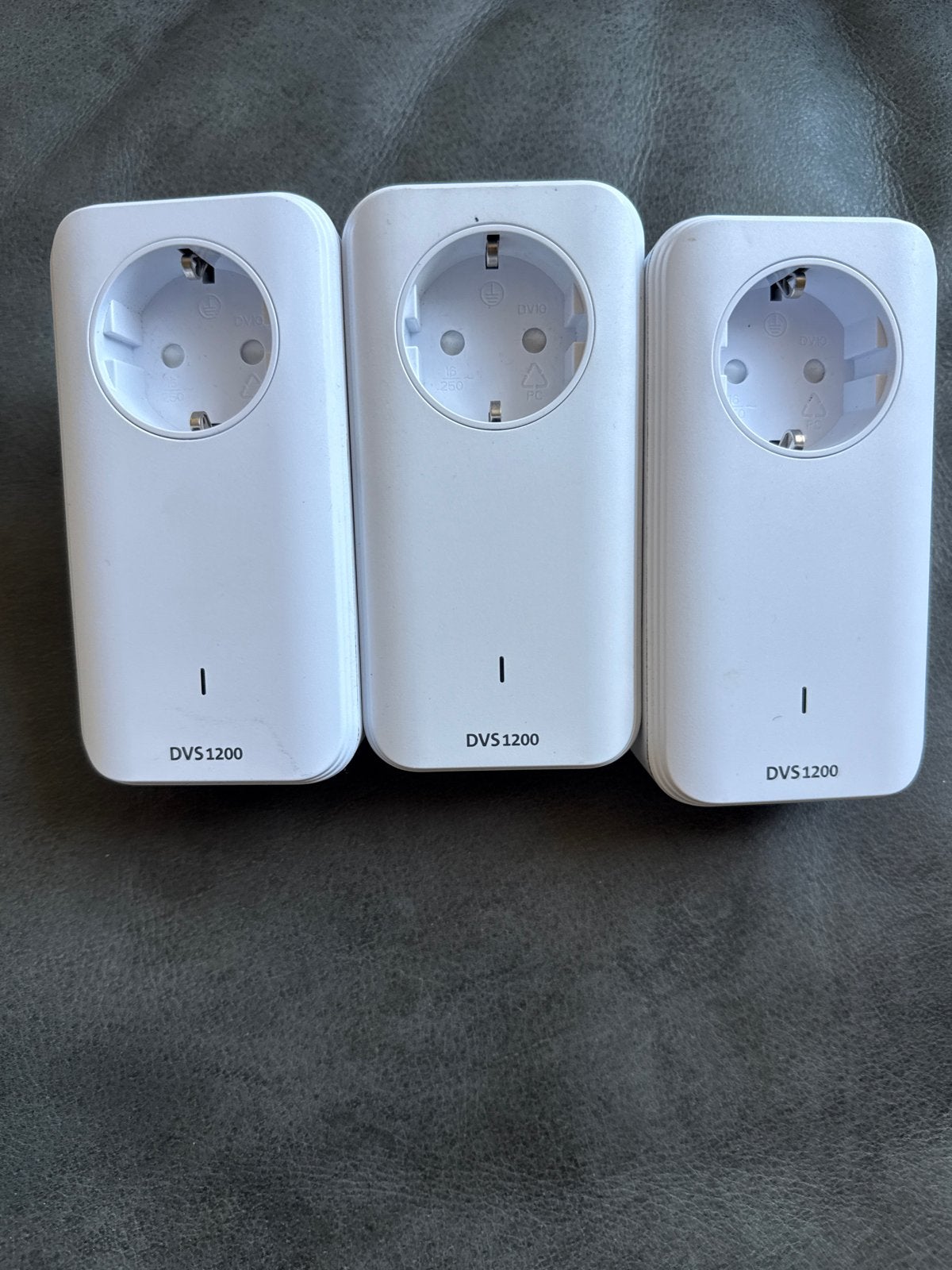 KPN - Devolo DVS 1200 Powerline Adapters (3 stuks), Computers en Software, Netwerk switches, Zo goed als nieuw, Ophalen
