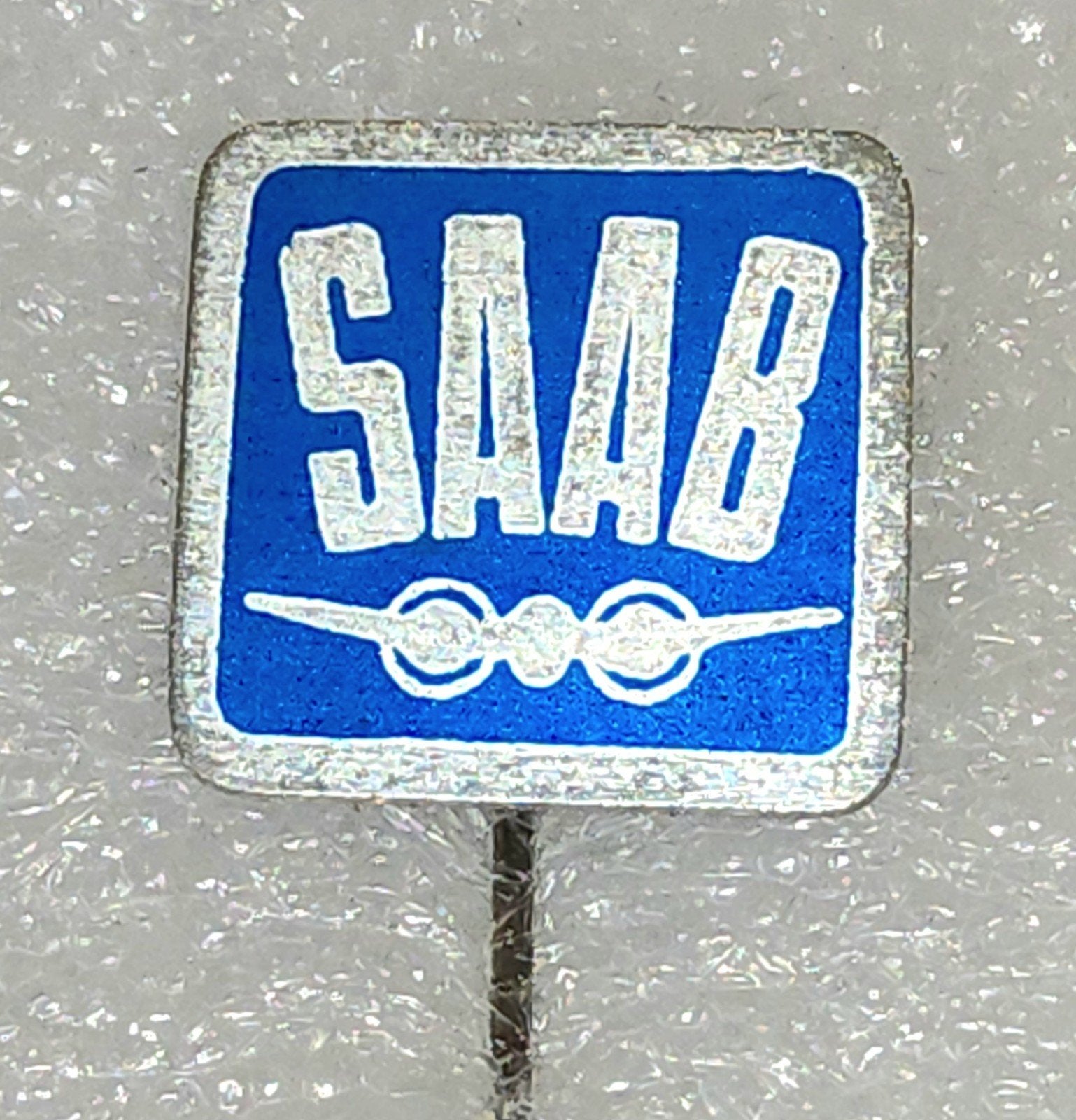 Vintage Saab Speldje - Auto Merk, Ophalen of Verzenden, Gebruikt, Overige onderwerpen, Speldje of Pin