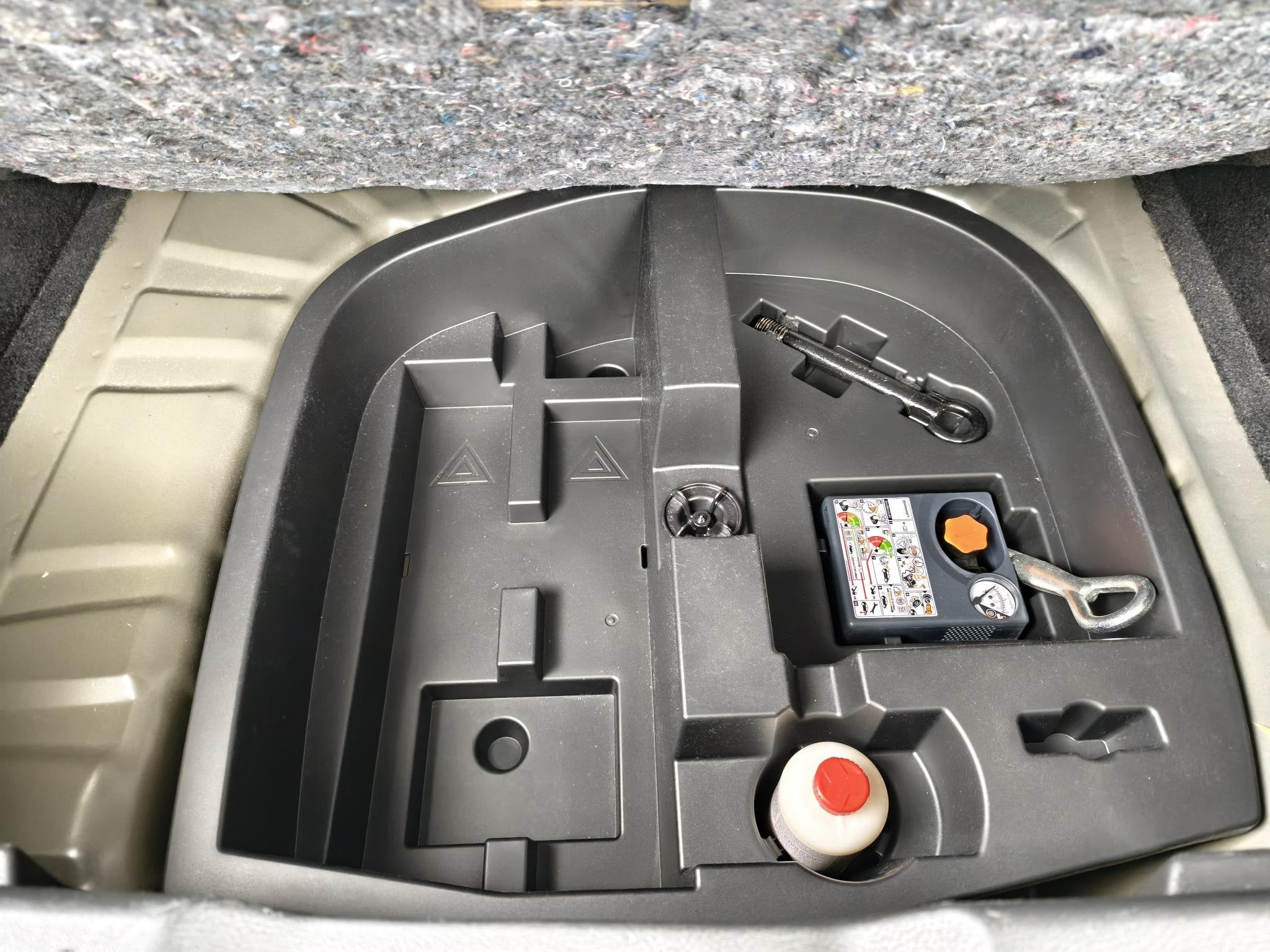 Foto 32 van Nissan Juke 1.0 DIG-T Business Access | Achteruitrijcamera |