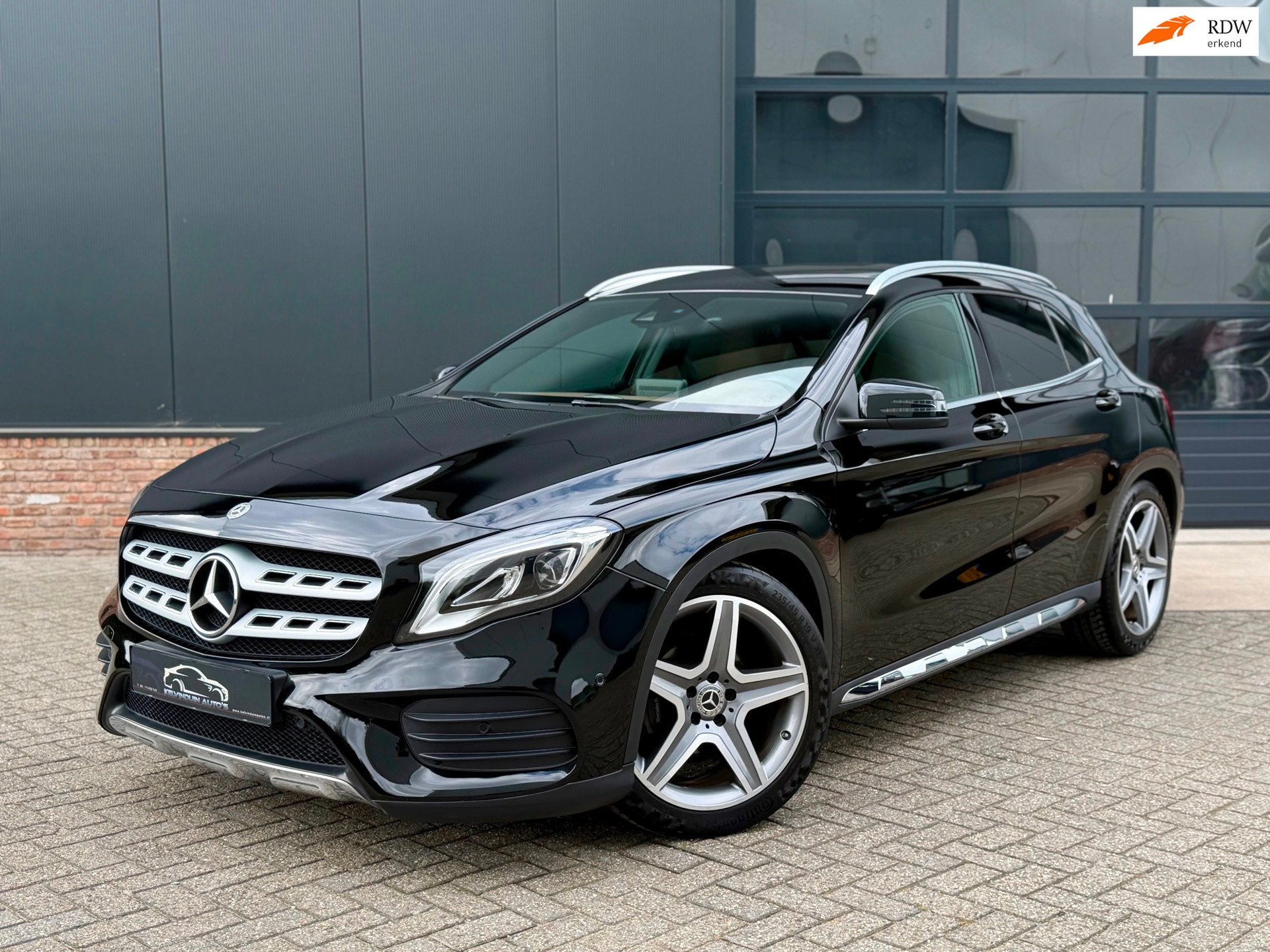 Mercedes-Benz GLA-klasse 180 AMG Line Automaat| 2018 | 66.11, Auto's, Gebruikt, Euro 6, 4 cilinders, 715 kg