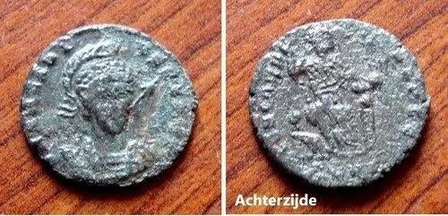 Bronzen Romeinse munt, Keizer Theodocius II 405-450 na Chr., Verzenden, Italië, Losse munt