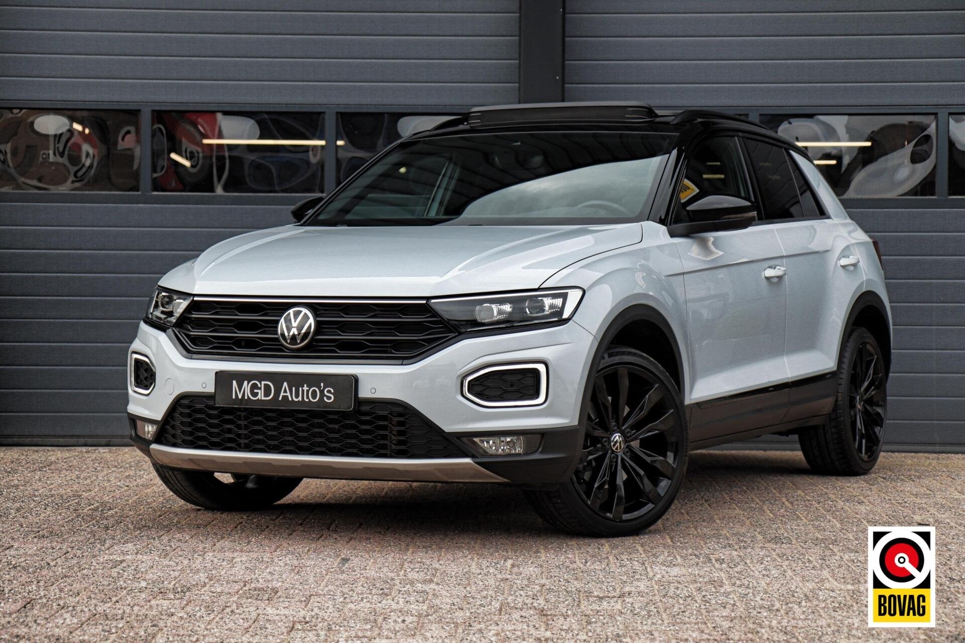 Volkswagen T-Roc 1.5 TSI Sport |LED|PANODAK|CARPLAY|CAMERA|V, Auto's, 4 cilinders, Bedrijf, SUV of Terreinwagen, 16 km/l
