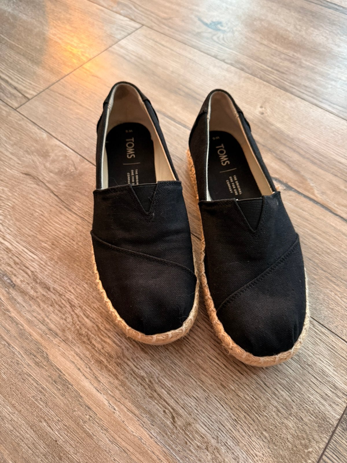 Toms espadrilles zwart - Slechts 1x gedragen maat 36, Ophalen of Verzenden, Zo goed als nieuw, Zwart, Espadrilles of Moccasins
