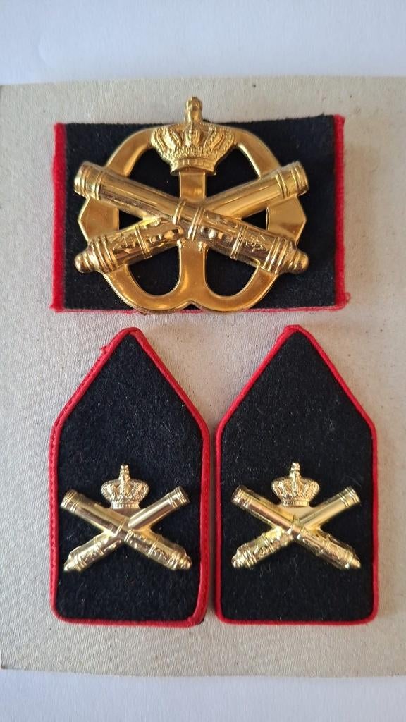 Baret emblemen & kraagspiegels 28, Ophalen of Verzenden, Landmacht, Nederland, Embleem of Badge