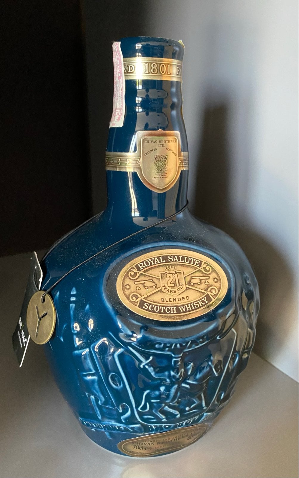 Chivas Regal Royal Scotch whisky fles (leeg), Verzamelen, Ophalen of Verzenden, Gebruikt