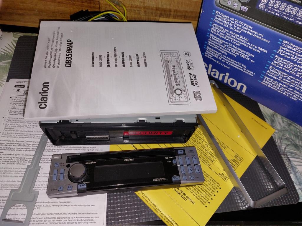 Clarion Autoradio DB358RMP - Nieuw in doos, Ophalen of Verzenden