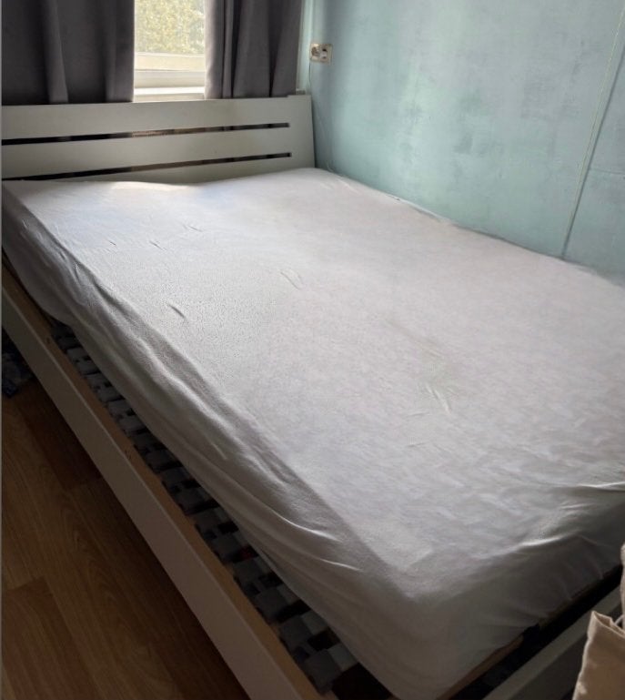 Bed frame, Huis en Inrichting, Slaapkamer | Bedden, Ophalen, Gebruikt, Wit, Tweepersoons
