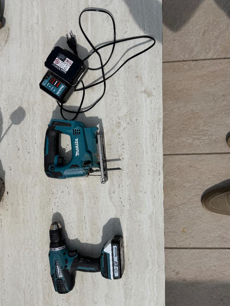 Makita boor, schroef, oplader en zaagset accu, met accus, Ophalen, Gebruikt, Variabele snelheid, Overige typen