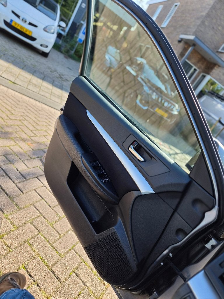 Foto 12 van Subaru Legacy 2.0 I Touring Wagon AWD 2011 Grijs