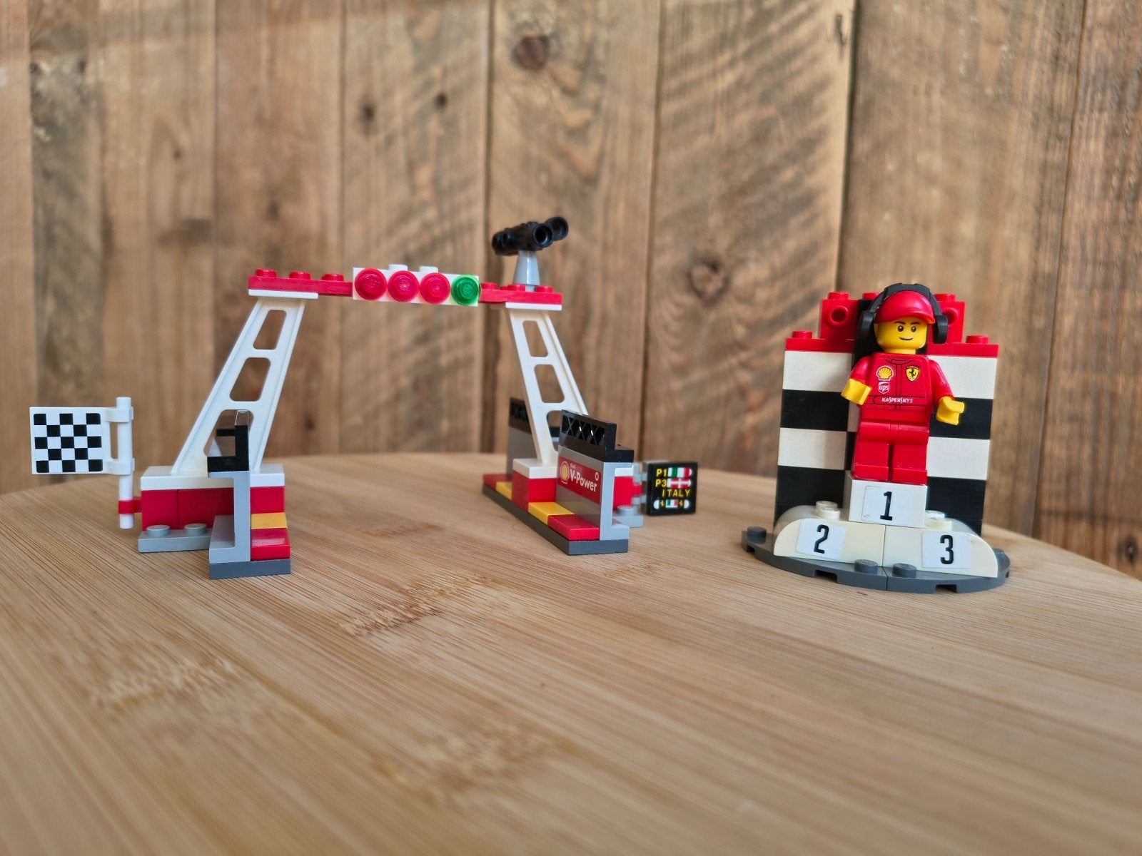 LEGO Shell 40194 Finishlijn & Podium - Compleet met boekje, Lego, Ophalen of Verzenden, Zo goed als nieuw, Compleet