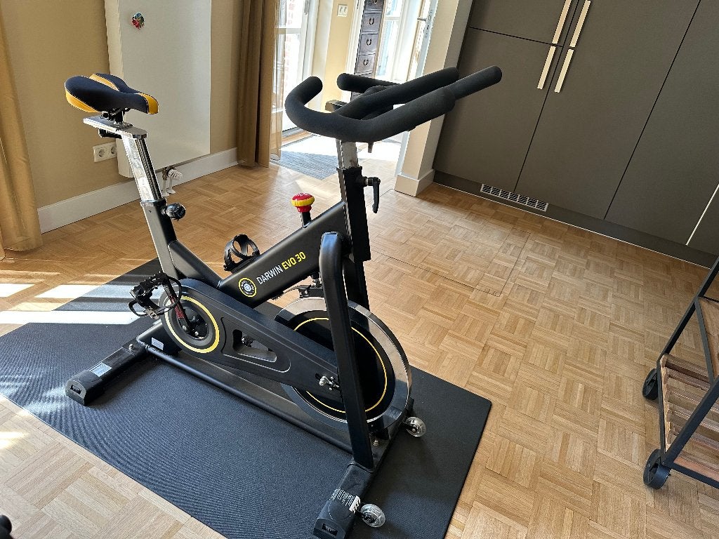 Darwin EVO 30 Indoor Cycle / Spinningfiets, Sport en Fitness, Ophalen, Overige materialen, Spinningfiets, Zo goed als nieuw