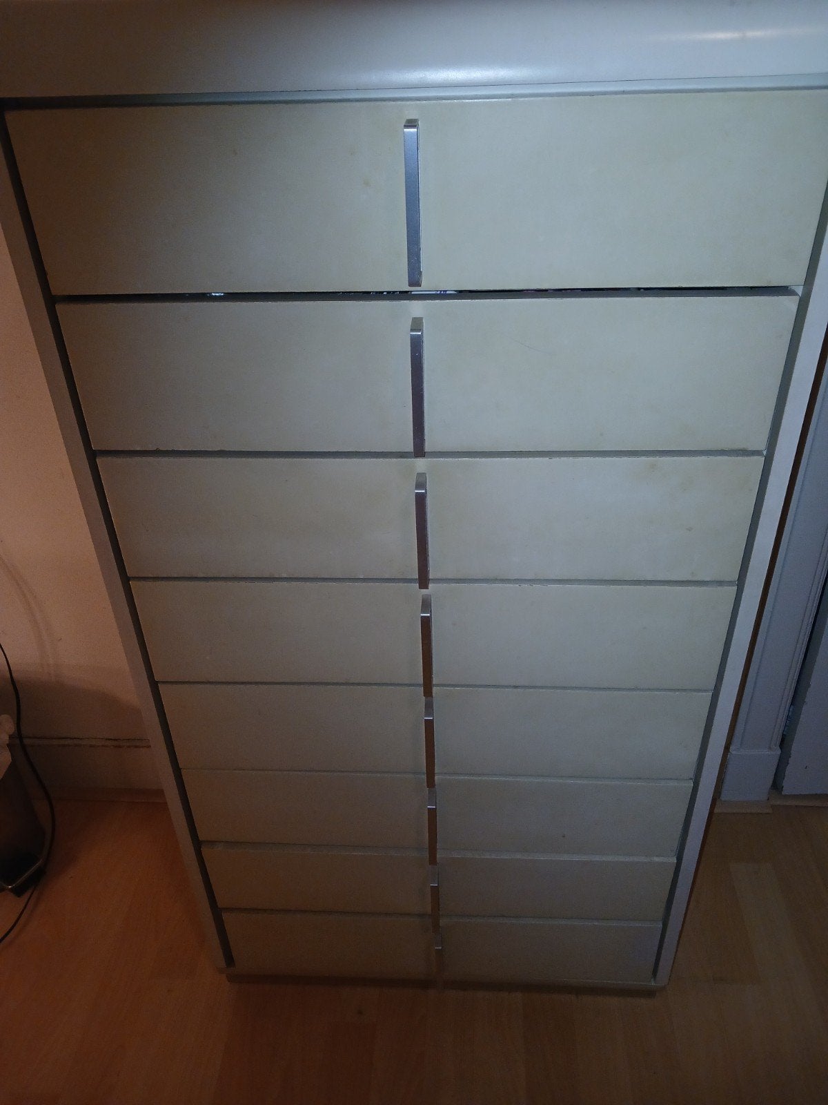 Slanke ladekast met 8 laden - Crème/wit, Huis en Inrichting, Ophalen, Minder dan 50 cm, Gebruikt, 5 laden of meer