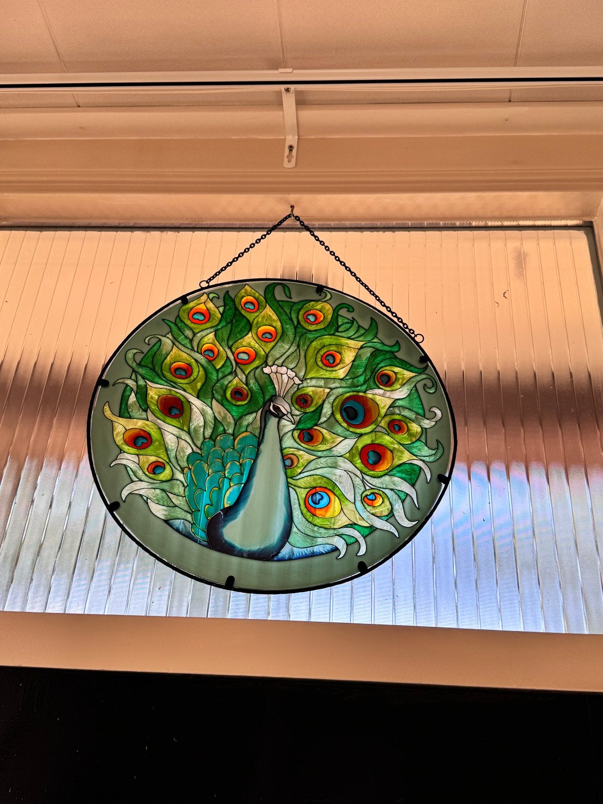 Glas in lood pauw hanger - 41 cm diameter, Ophalen
