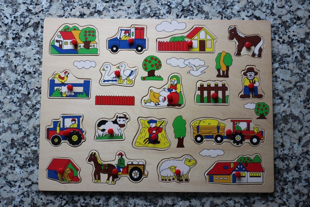 Houten boerderij legpuzzel met knoppen, Ophalen, 2 tot 4 jaar, 10 tot 50 stukjes, Zo goed als nieuw
