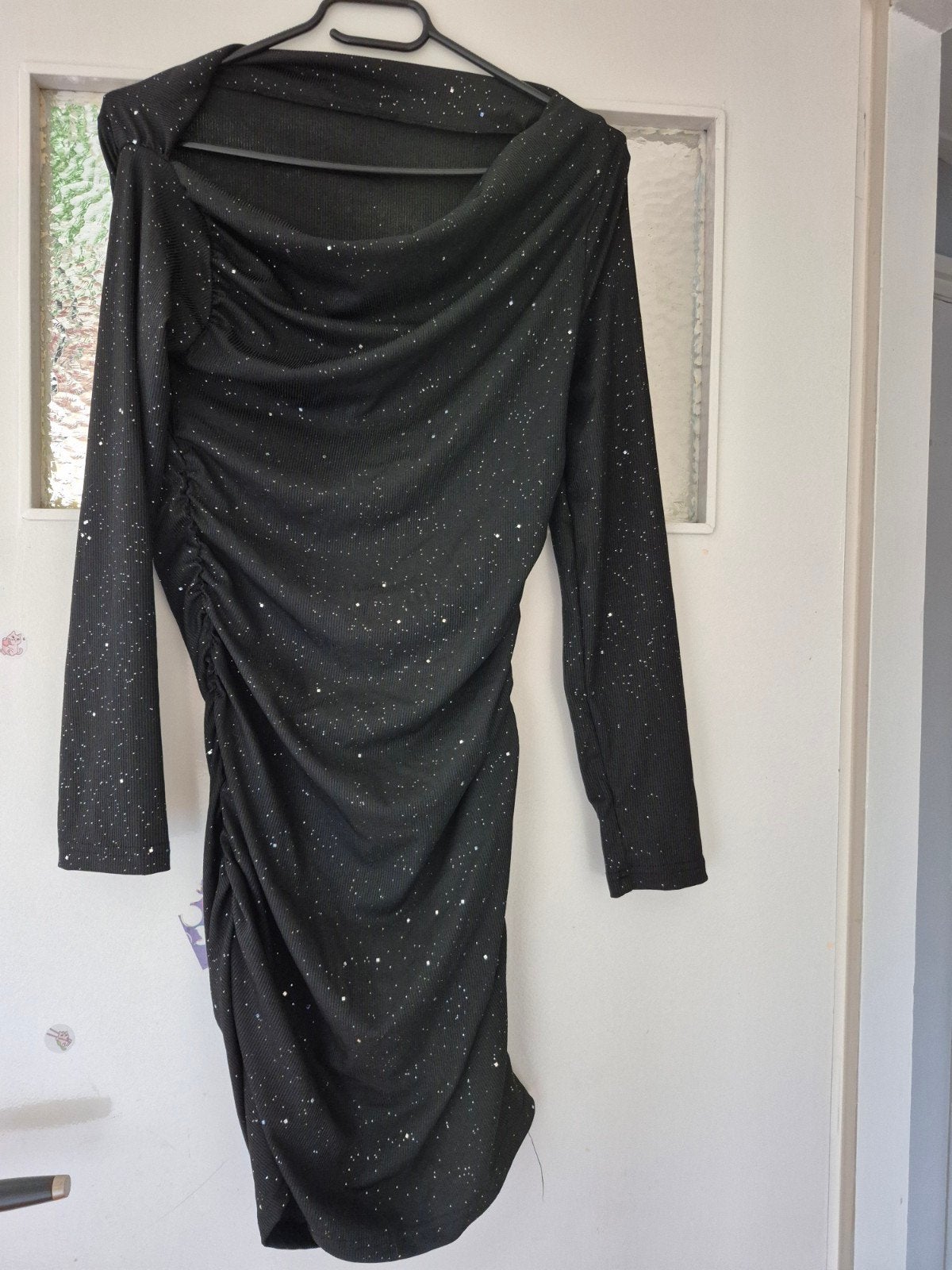 Shein Zwarte Glitter Jurk Maat M, Ophalen of Verzenden, Zo goed als nieuw, Maat 38/40 (M), Zwart
