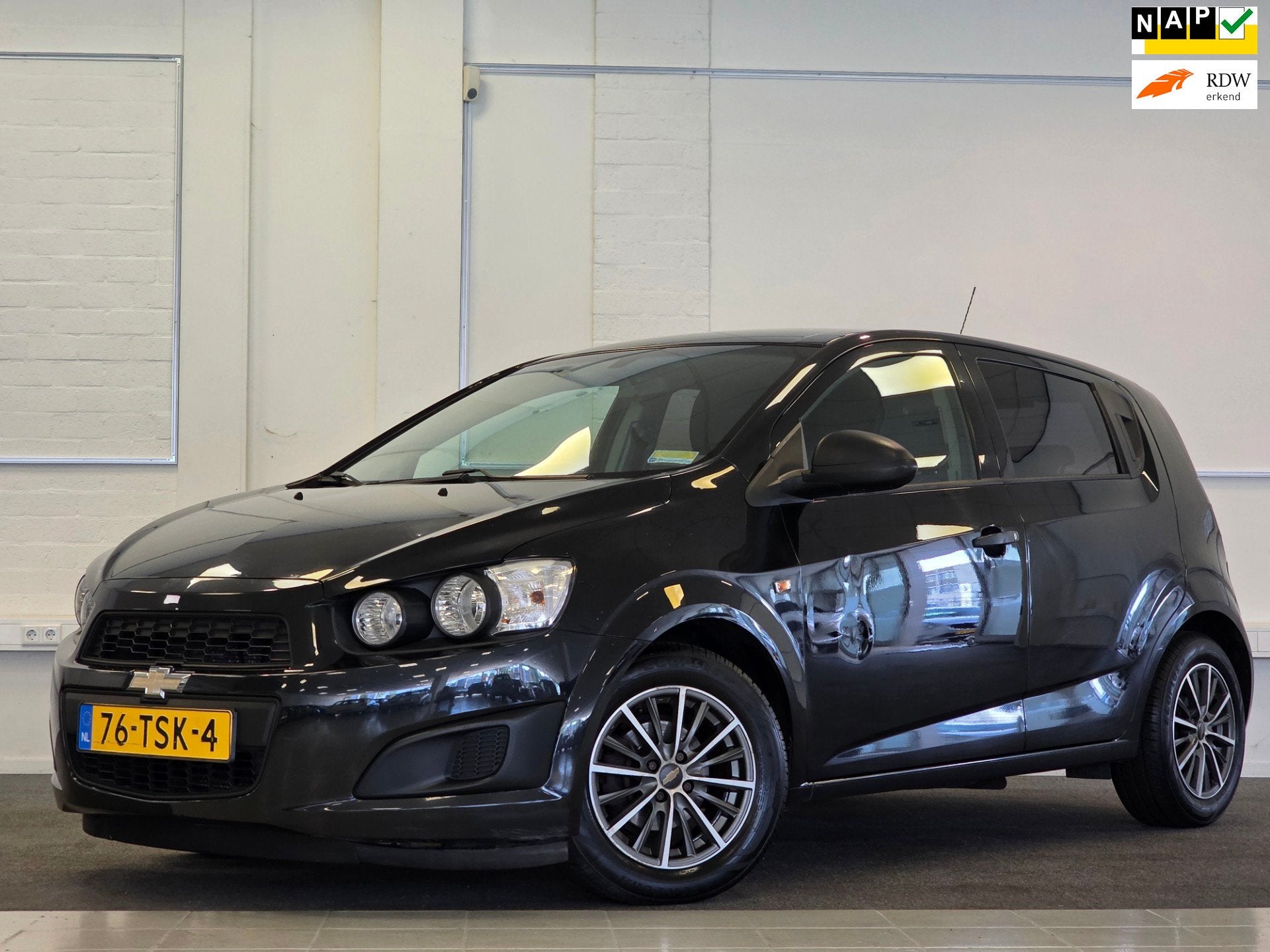 Chevrolet Aveo 1.2 LS Airco Carplay Nieuwe Banden Navigatie, Auto's, Voorwielaandrijving, Euro 5, 4 cilinders, 1229 cc