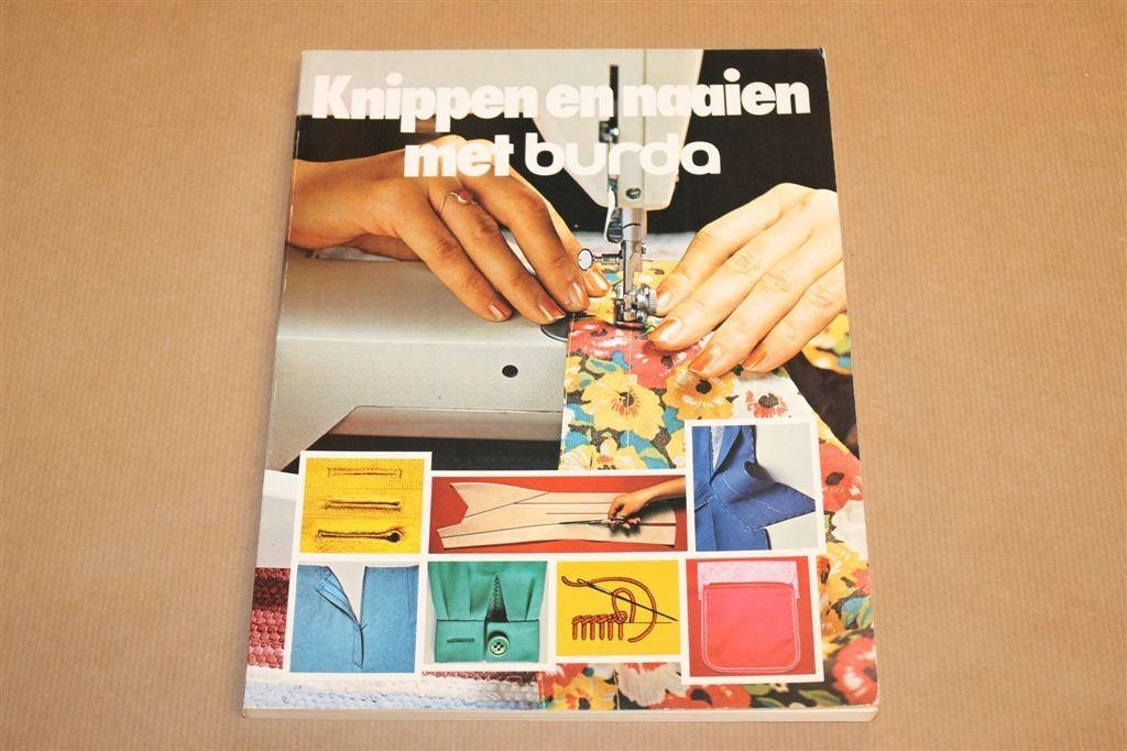 Knippen En Naaien Met Burda — Dameskleding Maken, Boeken, Ophalen of Verzenden, Gelezen