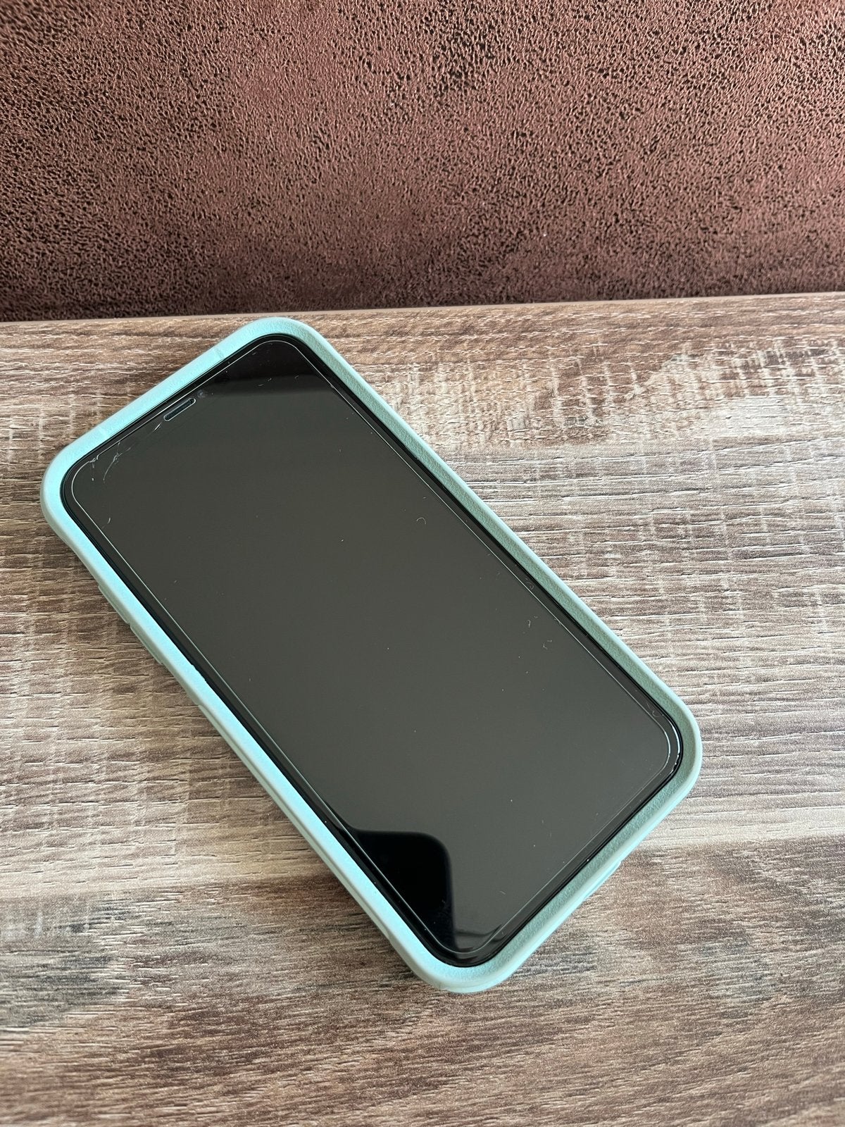 Foto 7 van iPhone 11 (128GB) Groen met OtterBox hoesje