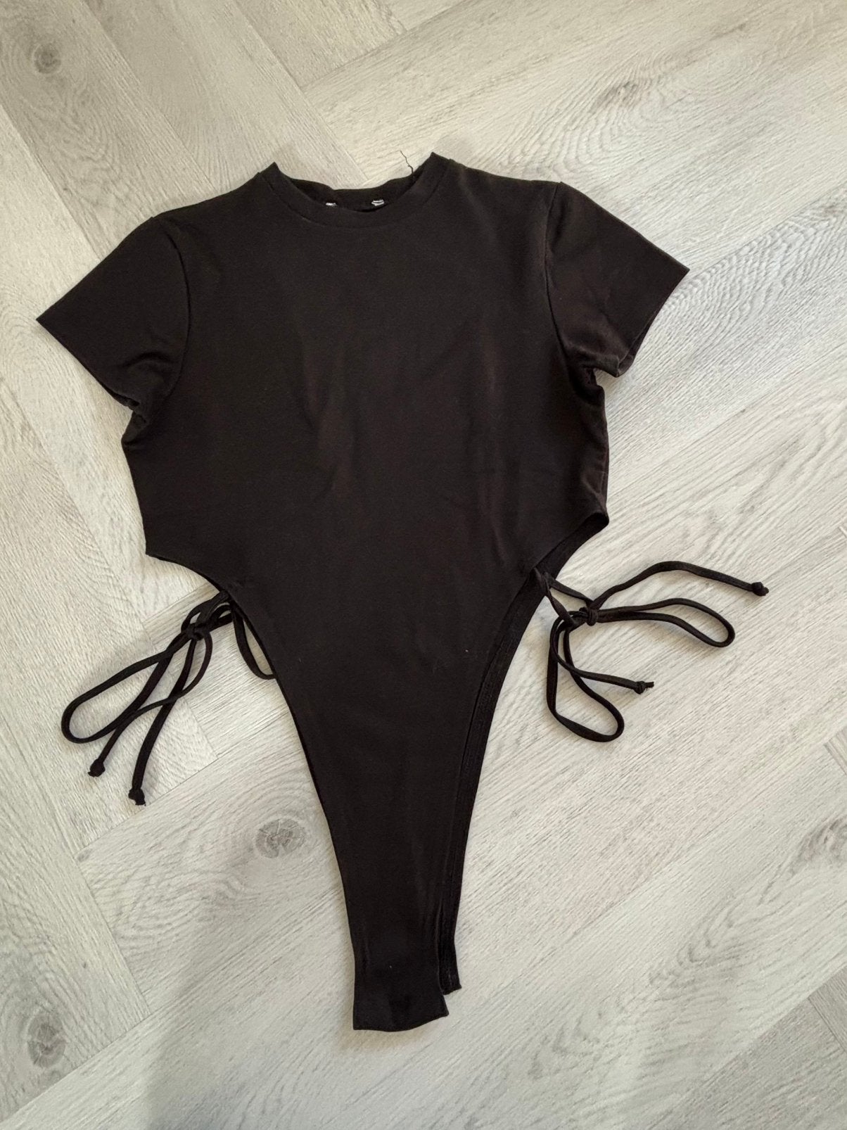 NIEUW: hoog opgesneden body mt M, Maat 38/40 (M), Zwart, Nieuw, Ophalen of Verzenden
