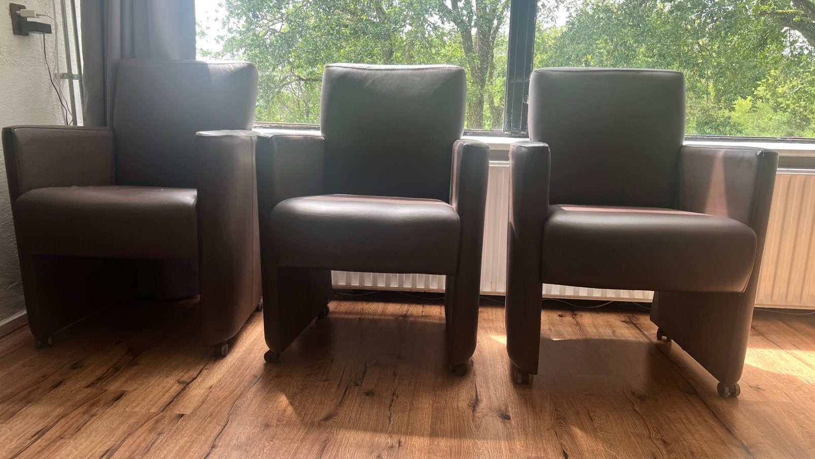 Complete set van 4 stoelen, €20 voor 4 stoelen, Ophalen, Bruin, Leer, Zo goed als nieuw