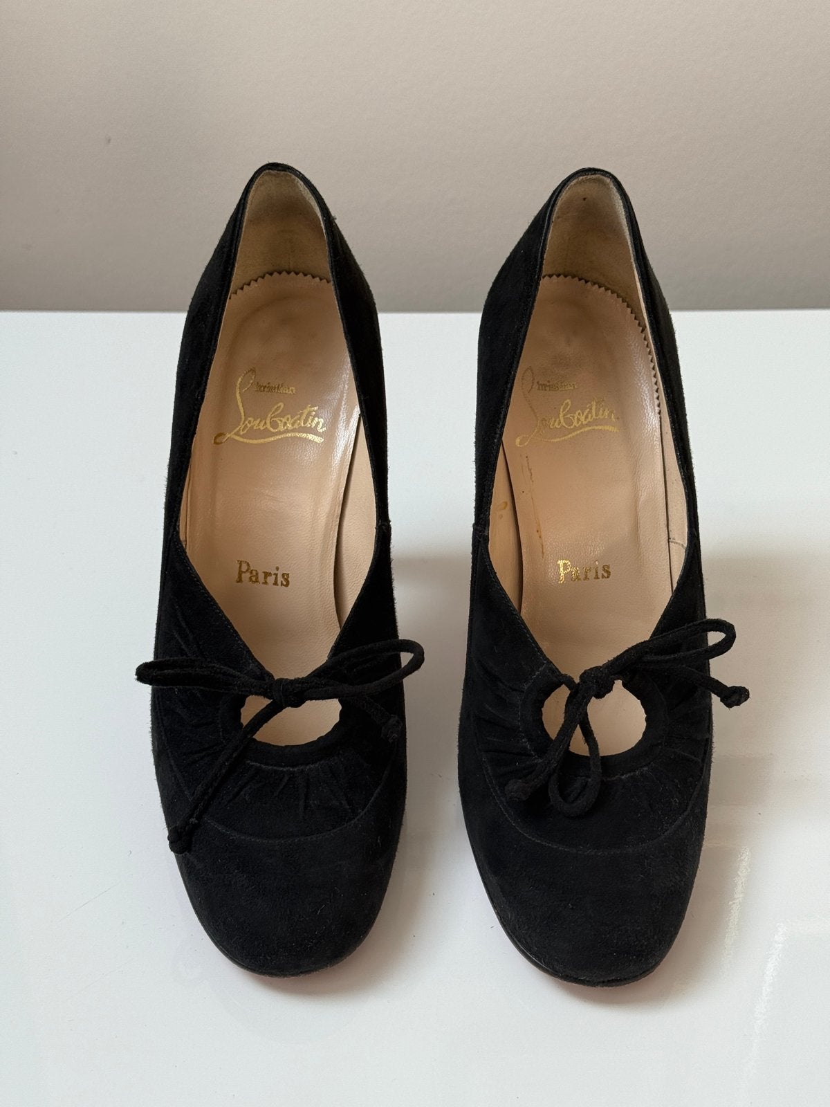 Christian Louboutin vintage zwarte suède pumps maat 38 dames, Pumps, Zwart, Ophalen of Verzenden, Gedragen