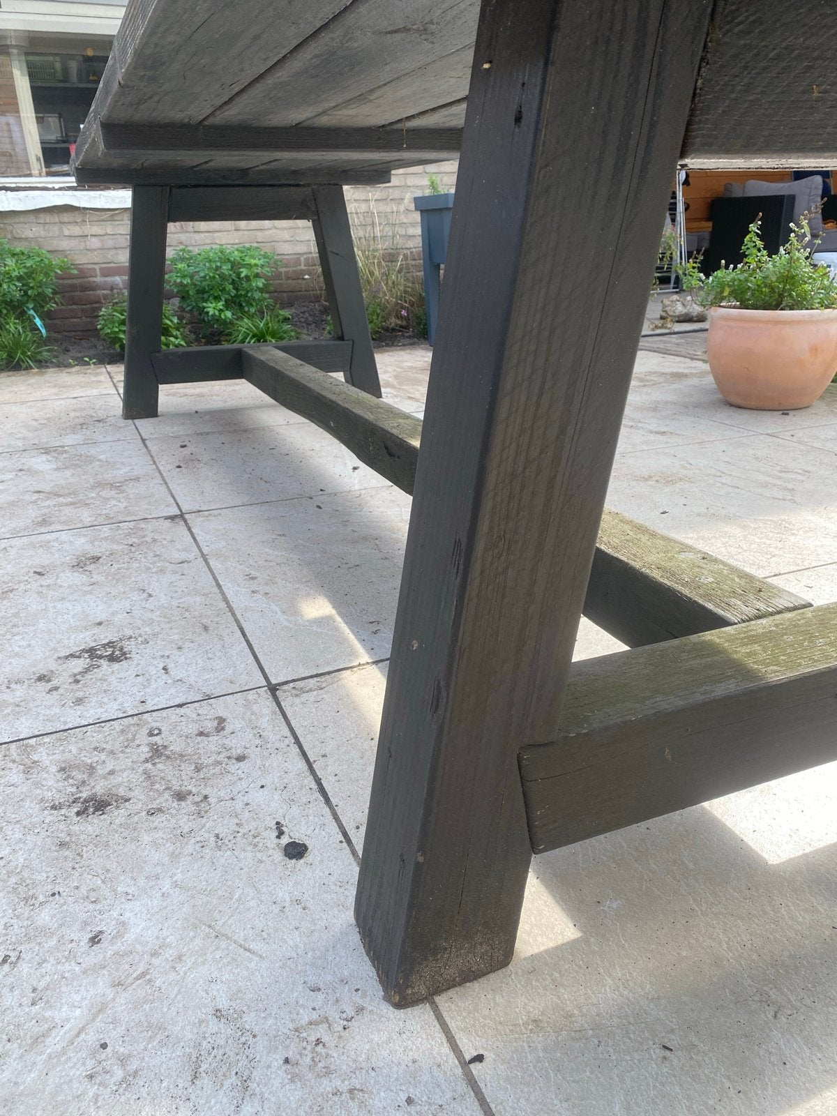 Foto 4 van Robuuste houten tuintafel - 298 x 92 cm