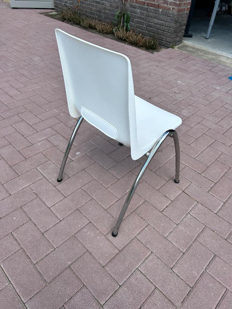 Partij kunststof stapelstoelen, Ophalen, Leer, Wit, Zo goed als nieuw