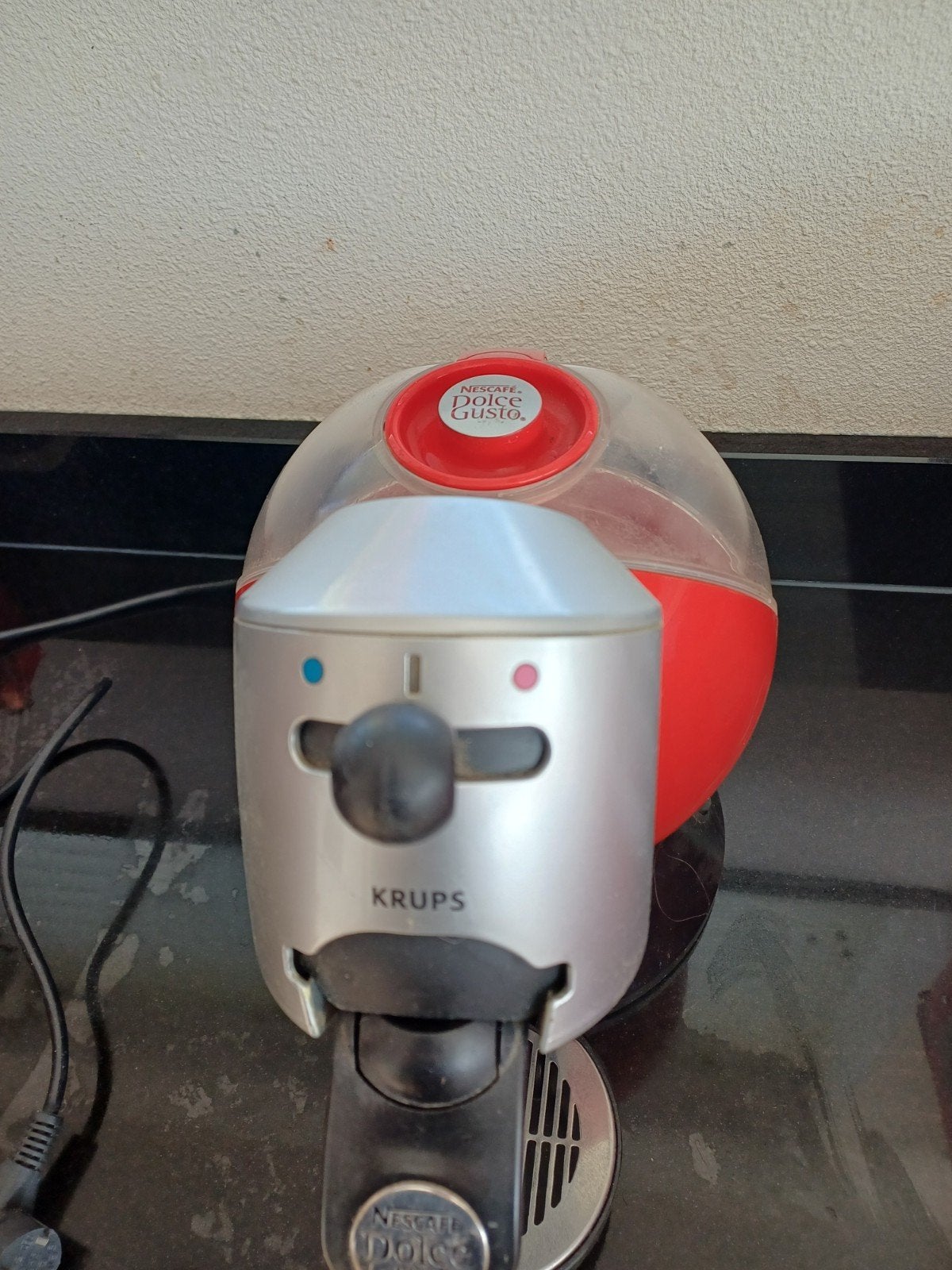 Dolce Gusto Krups koffiezetapparaat - Werkt perfect!, Ophalen of Verzenden, Gebruikt, Koffiemachine, Koffiepads en cups