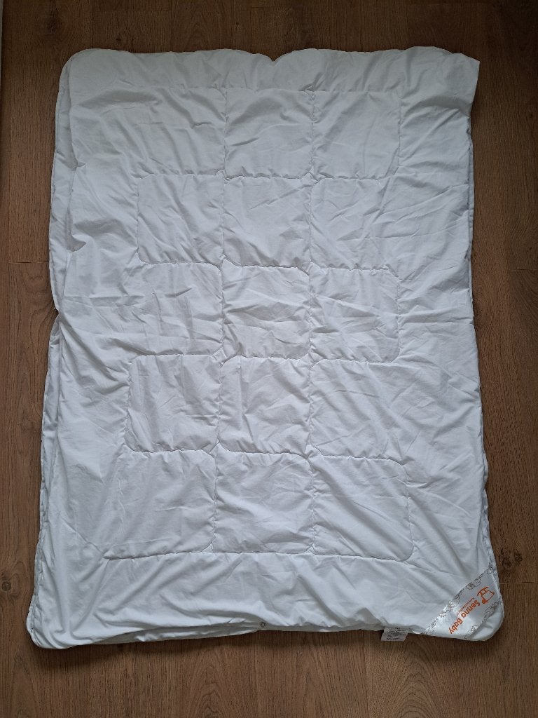 Dekbed baby wit Senna Baby, wasbaar - zo goed als nieuw, Kinderen en Baby's, Jongetje of Meisje, Wit, Ophalen of Verzenden, Babybedje