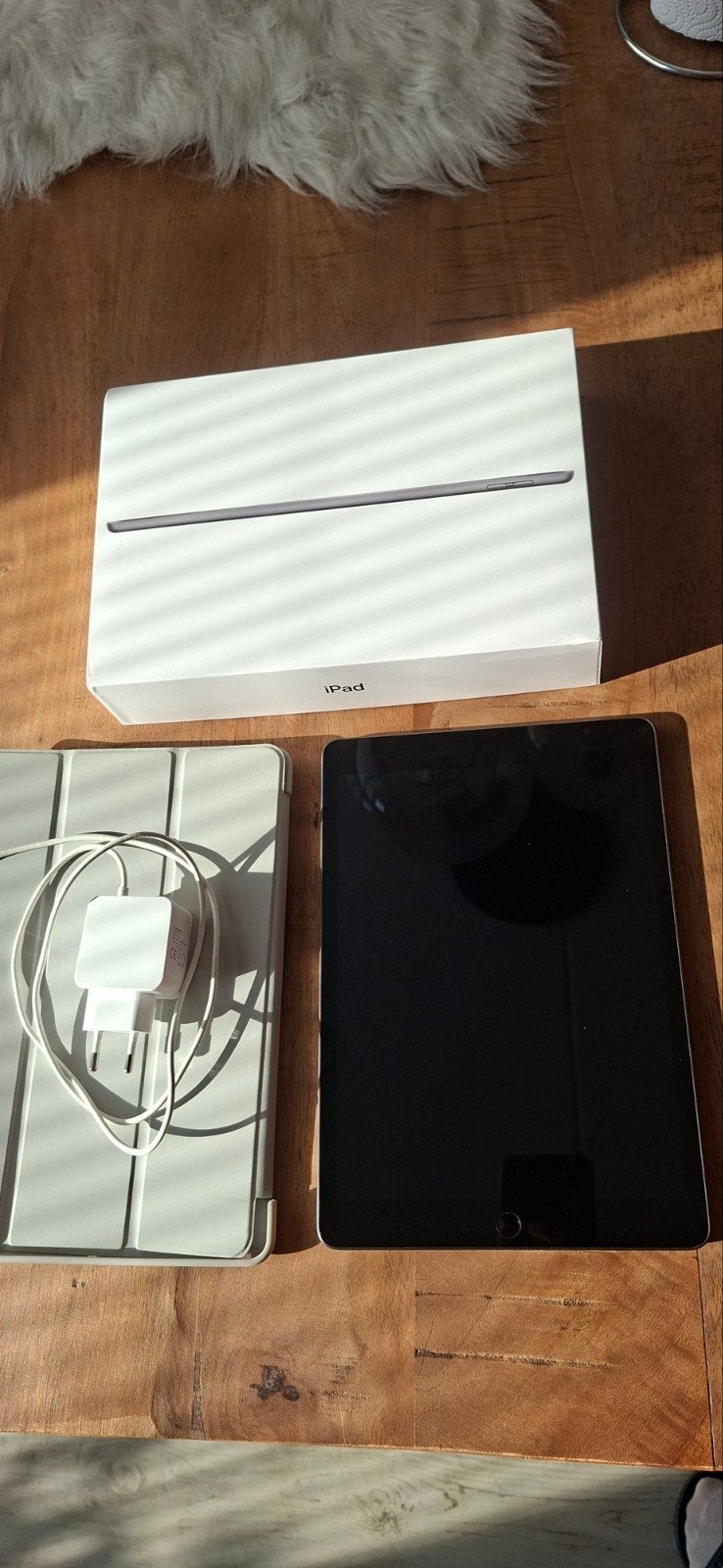 Apple iPad (9e generatie) Wi-Fi 64GB Spacegrijs, Computers en Software, Apple iPads, 10 inch, Gebruikt, Apple iPad, Ophalen of Verzenden