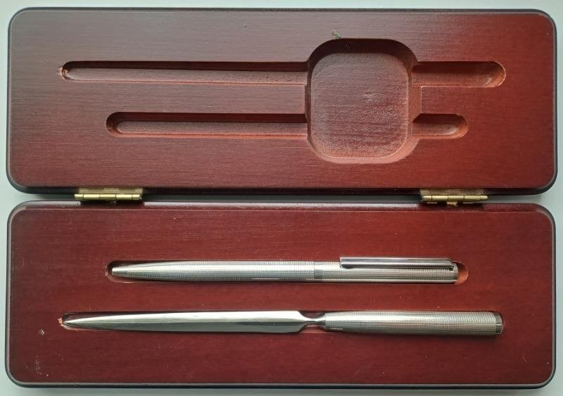 Sterling zilveren balpen en een zilveren briefopener, Antiek en Kunst, Ophalen of Verzenden