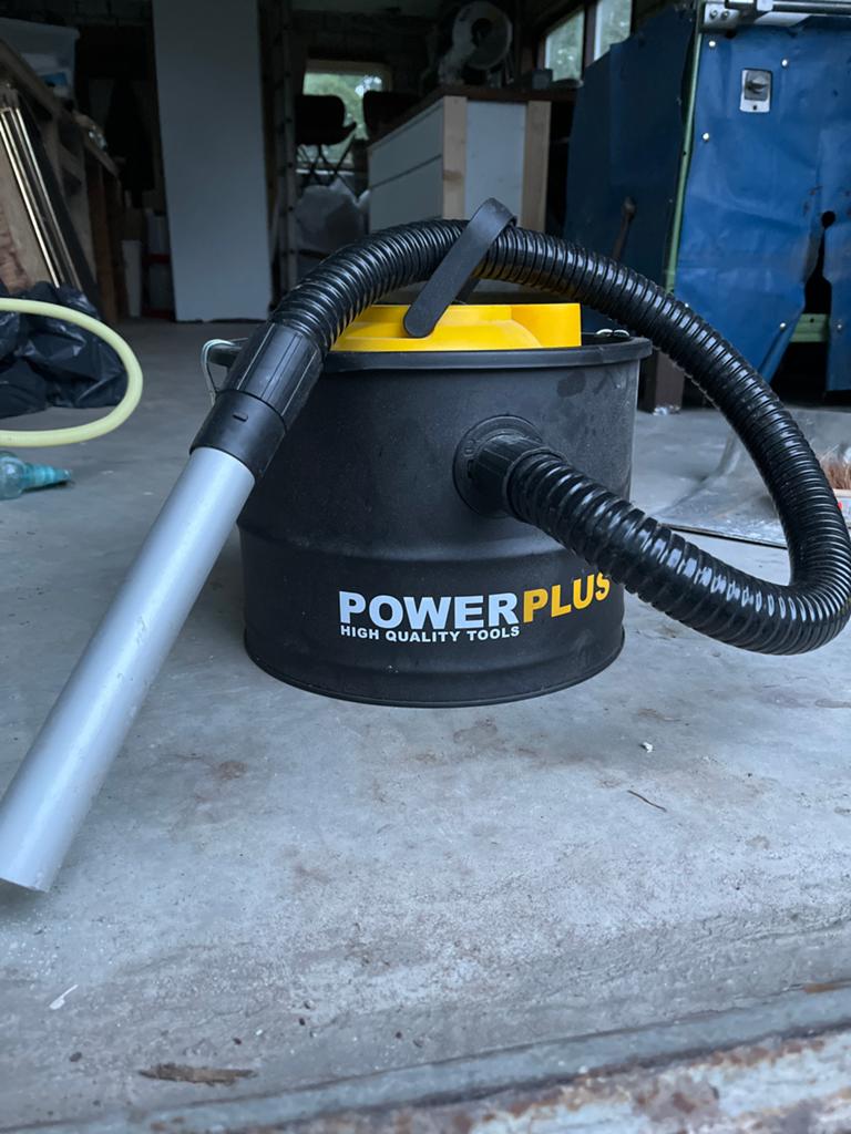 Kachelstofzuiger PowerPlus - Ideaal voor as en fijnstof, Ophalen, Gebruikt, Industriële stofzuiger, Reservoir