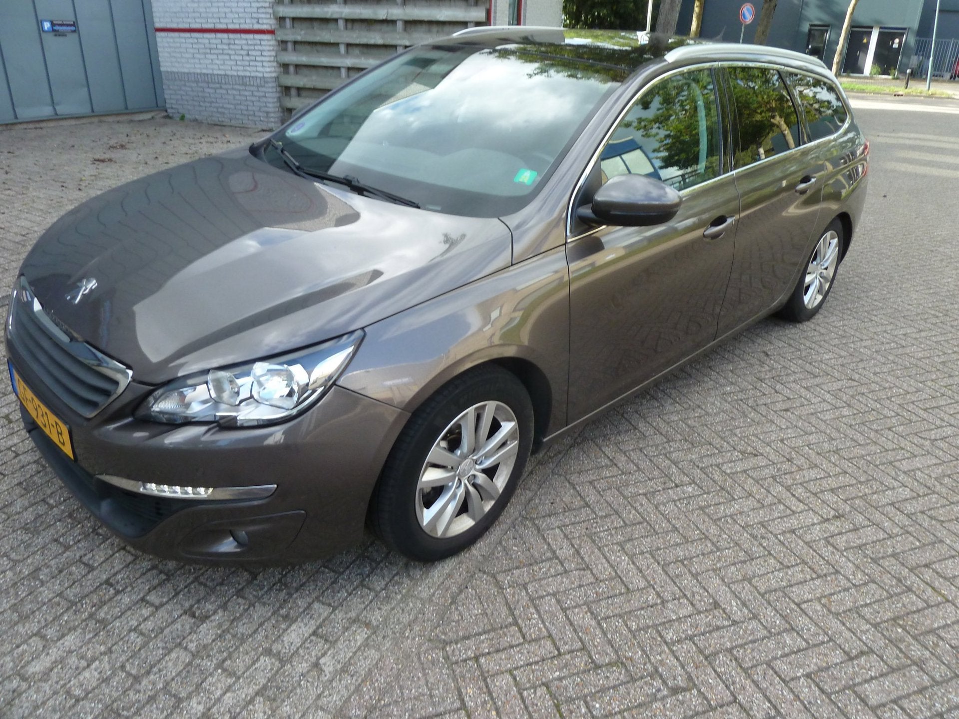 Peugeot 308 SW 1.2 PureTech Blue Lease Executive, Gebruikt, Euro 6, 1199 cc, 1165 kg