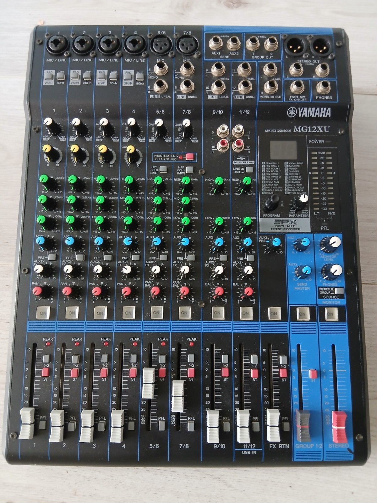 Yamaha MG12XU Mengpaneel - 12-kanaals mixer met effecten, Muziek en Instrumenten, Ophalen of Verzenden, Gebruikt, 10 tot 20 kanalen