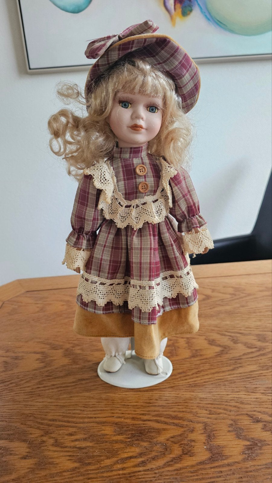 Vintage Porseleinen Pop met Geruite Jurk en Hoed, Ophalen of Verzenden, Zo goed als nieuw, Pop