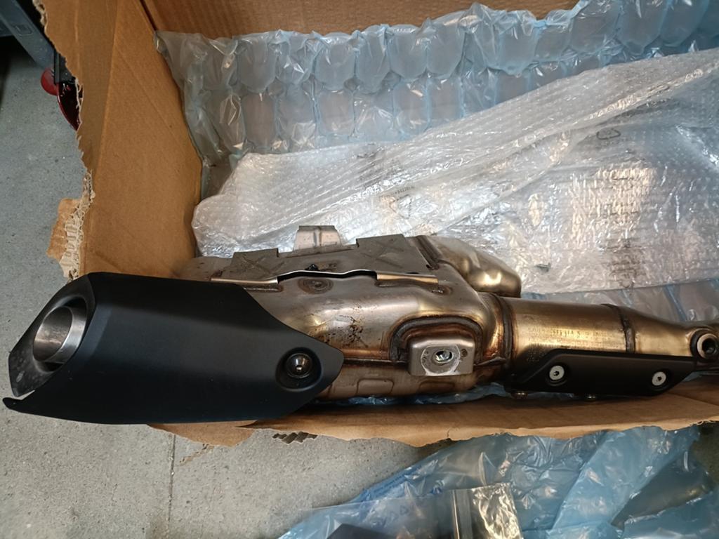 Originele uitlaat voor Suzuki gsx 8s, Ophalen of Verzenden