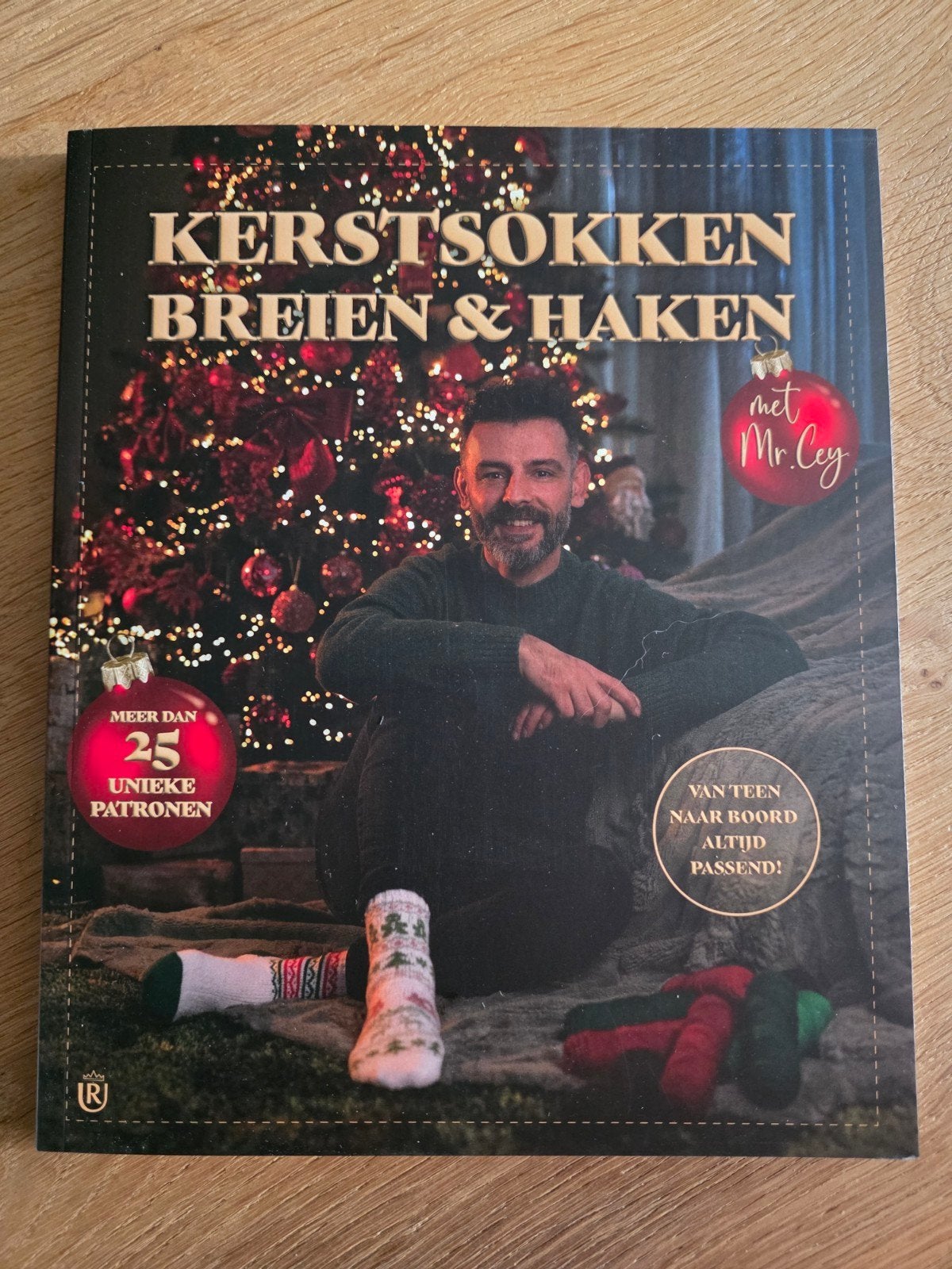 Nieuw boek: Kerstsokken Breien & Haken Mr. Cey (25+ patro, Hobby en Vrije tijd, Breien en Haken, Ophalen of Verzenden